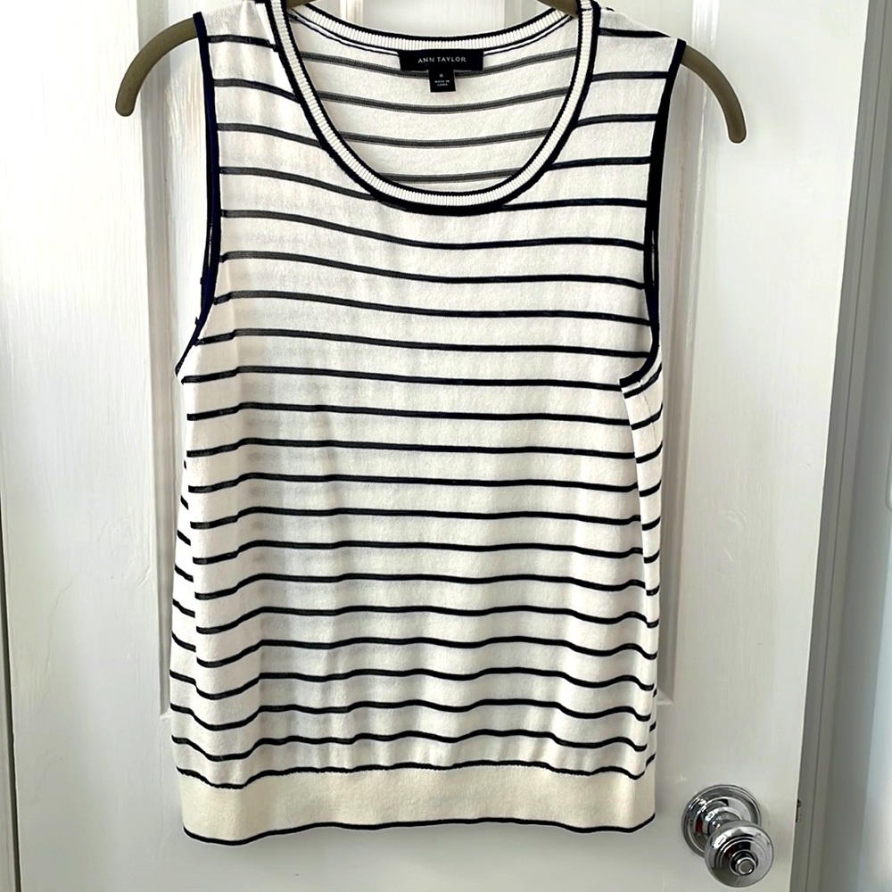 Ann Taylor lightweight summer sweater shell